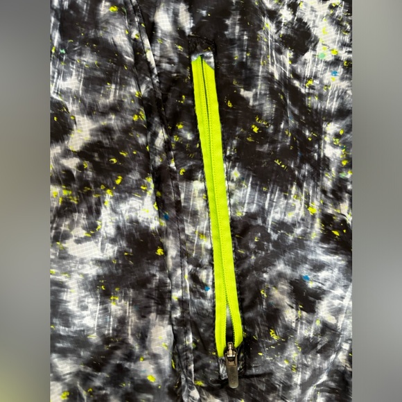 5/$10New Balance running jacket - Picture 3 of 7